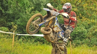 Dani Otil, din ce in ce mai bun la enduro! VEZI AICI cum s-a descurcat matinalul de la Antena 1 la cel mai greu concurs de pe Planeta