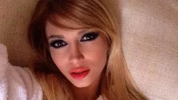 Lora, fara lenjerie intima! Fanii sunt revoltati: Esti criminala, mai ales ca n-ai chiloti pe tine!