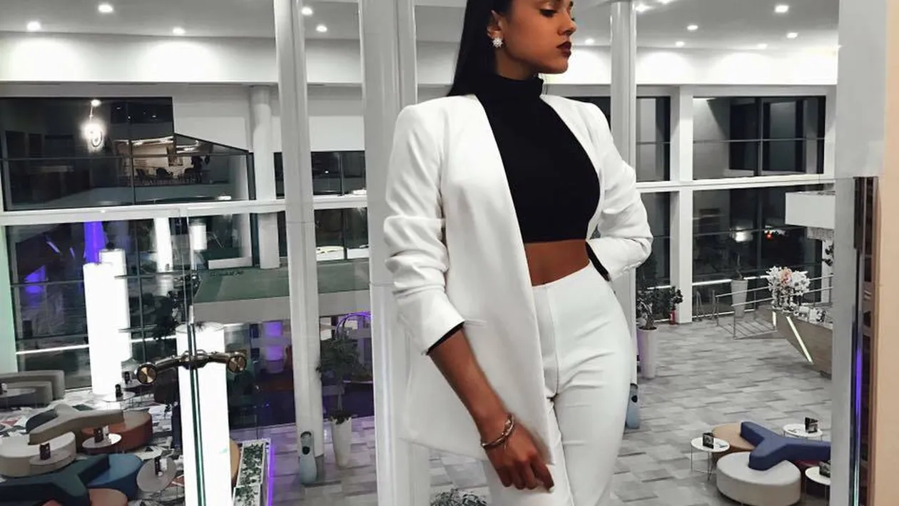 CARMEN MINUNE a spus în direct cum a petrecut după ce şi-a aflat rezultatele de la BAC: „Lipsesc...“