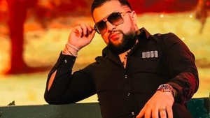 Scandal în lumea manelelor! Tzancă Uraganu, atacat de două vloggerițe și apărat de un cântăreț de muzică populară: ”Sunt praf!”