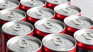 Ce a putut să pățească un bărbat care bea 8 energizante pe zi. Medicii trag un semnal de alarmă!