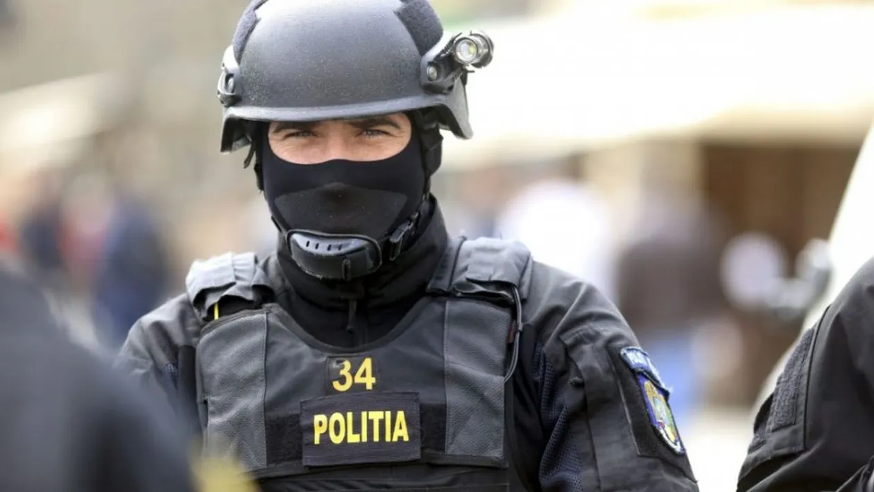 Elev de 17 ani, reținut după ce a șantajat conducerea unui liceu din Constanța