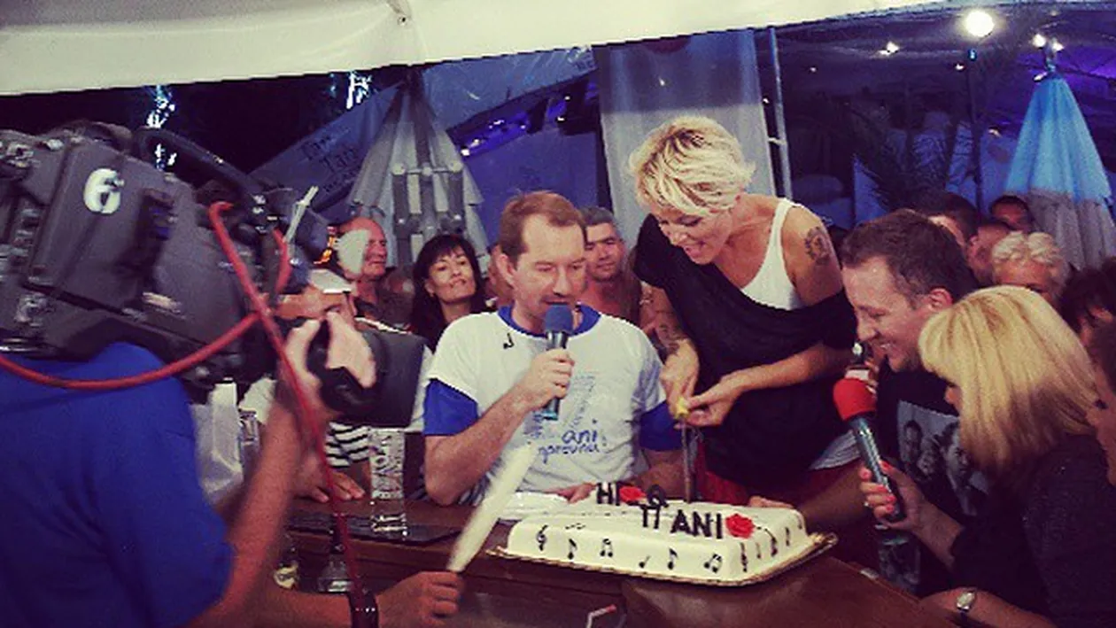 Din cantareti s-au transformat in prezentatori tv! Vezi cum arata trupa Hi-q la prima emisiune estivala