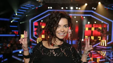 Adio, fite! Inna si-a potolit foamea in culisele de la Vocea Romaniei. Vezi cum a infulecat un sandvis
