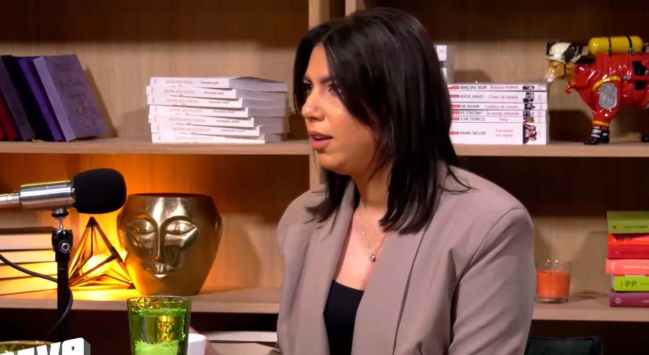 Cristina Maria Banu, la podcastul „Altceva cu Adrian Artene” / Foto: Captură Video