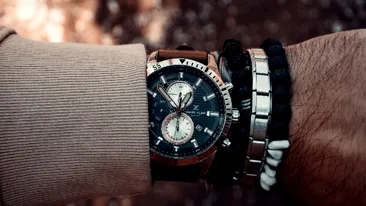 (P) Accesorii care definesc stilul: cum să alegi piesele potrivite pentru un look masculin