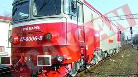 A vrut sa se arunce in fata trenului impreuna cu fiica sa