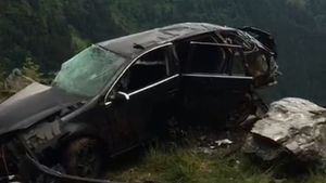 VIDEO / Accident grav pe Transfăgărășan. Șoferul a fost proiectat din mașină și a murit pe loc