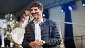 Imagini rare cu familia lui "Firicel" din Las Fierbinţi. Cum arată soţia lui Toma Cuzin