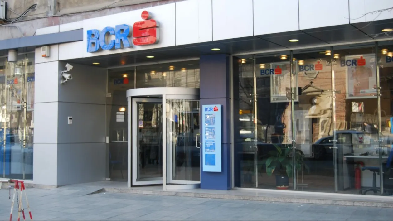 BCR, anunț de ultimă oră pentru clienți! Vor fi afectați de o modificare semnificativă