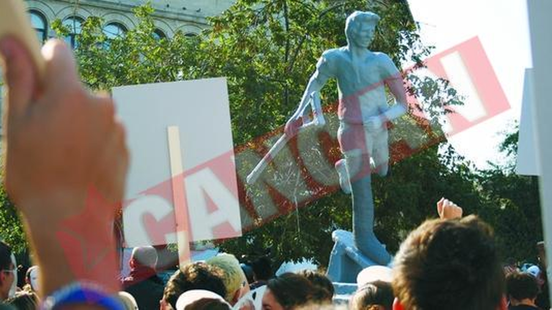 Se cauta erou pentru a i se ridica statuie!