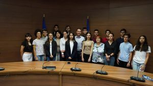 Comunicat de presă. Primarul Robert Negoiță a premiat elevii de top din Sectorul 3