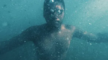 Recordul care a depășit limitele umane: omul care și-a ținut respirația peste 24 de minute sub apă