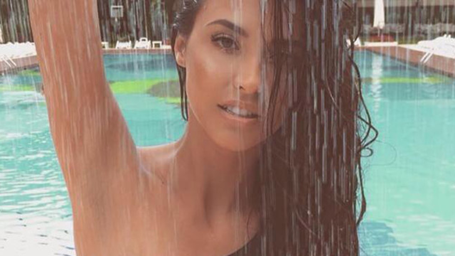 Mai mult dezbracata decat imbracata! Antonia, in BIKINI MINUSCULI! Cum a reactionat Alex Velea cand a vazut-o