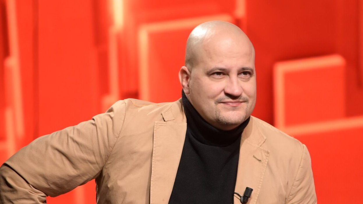 Șerban Huidu, replică usturătoare după „momentul surpriză” de la petrecerea Antena 1: „La noi n-au fost imagini dubioase”