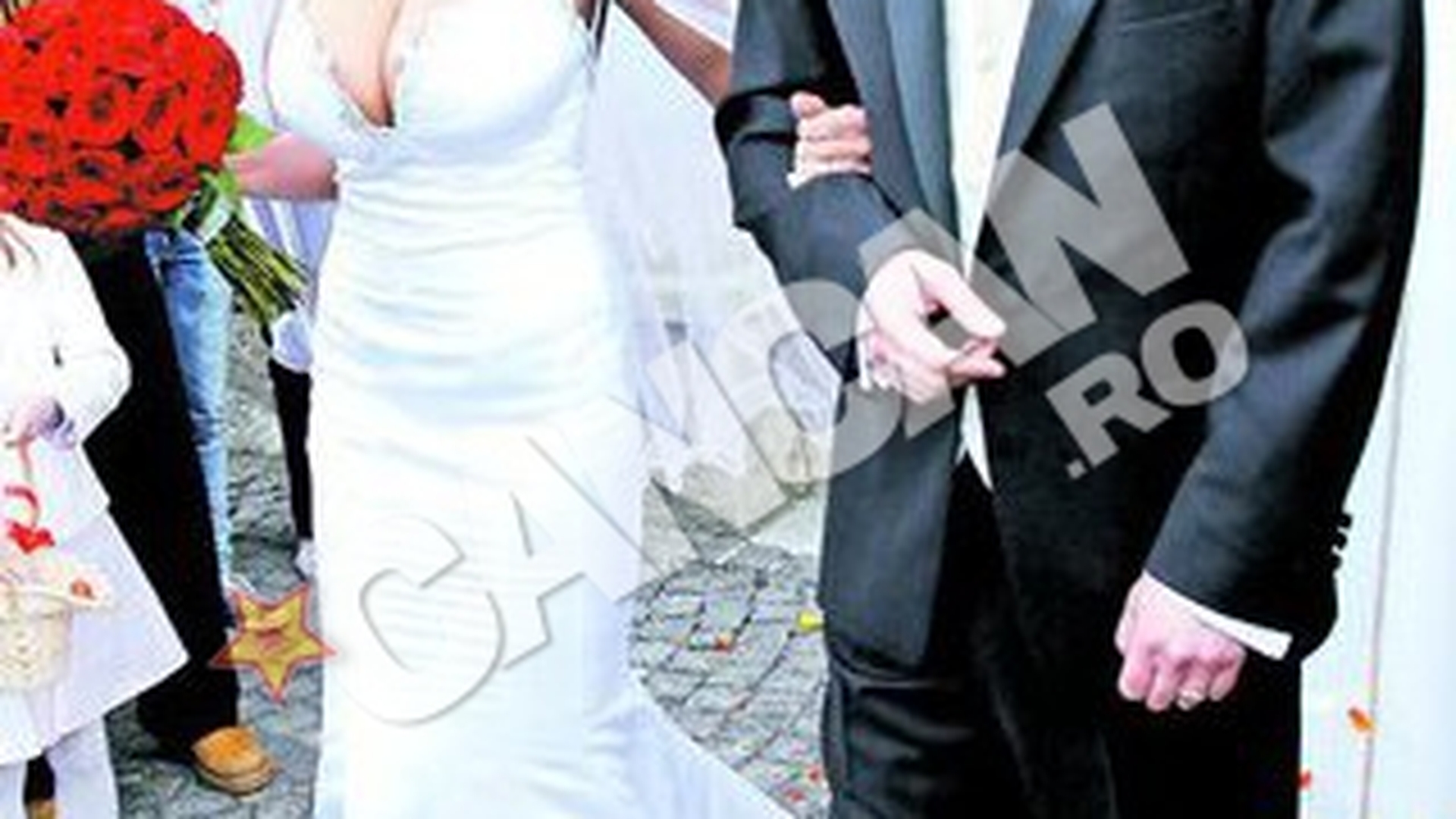 La doua zile dupa nunta, sotul Nicoletei Luciu a plecat in Croatia pentru a stabili detaliile concediului! Luna de miere cu patru copii si trei bone