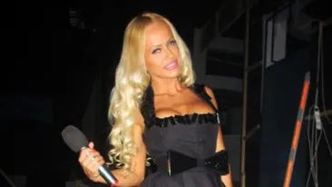 Schimbare fabuloasa de look pentru Anda Adam! Nu te-ai fi asteptat niciodata sa o vezi asa. Indiciu: tot sexy a ramas