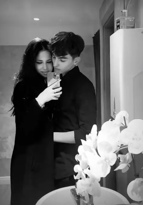 Violeta are iubit de mai bine de un an/ Sursa foto: Instagram