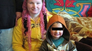 Cea mai tânără bunică din lume este din România! La doar 23 de ani, Rifca avea deja o fiică și un nepot