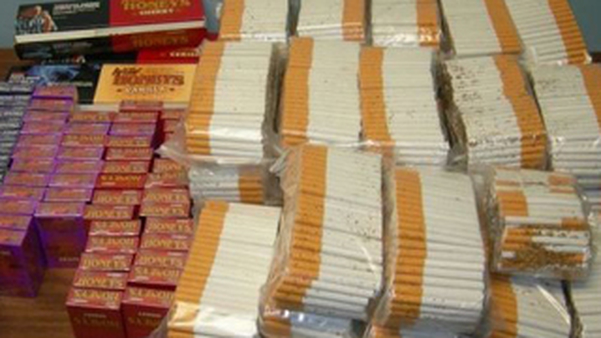 Romanii sperie Europa! 26 de contrabandisti au fost retinuti in Spania pentru trafic de tigari!