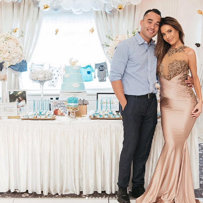 VIDEO / A început numărătoarea inversă! Cum arată modelul care a şocat pe toată lumea din cauza sarcinii aproape insesizabilă înainte să nască