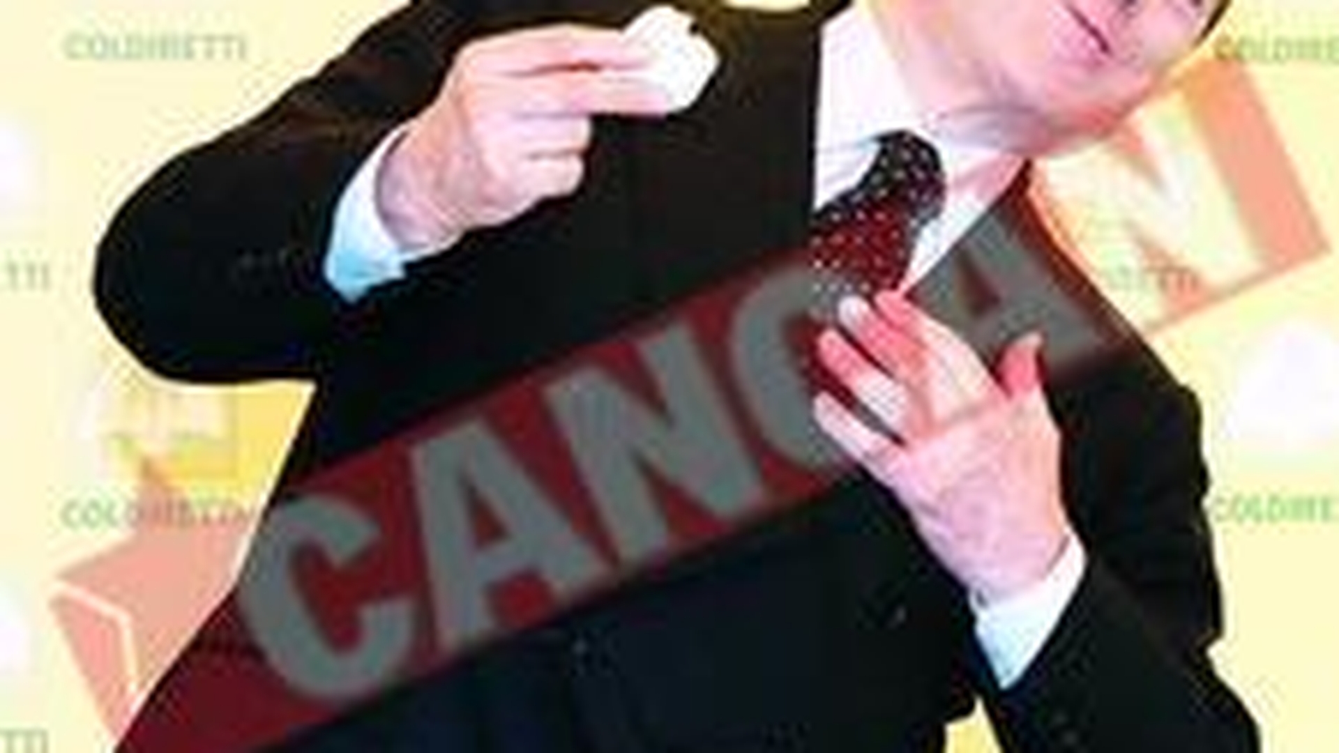 Berlusconi mananca mozzarella "infectata"