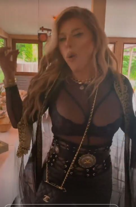 Loredana Groza, surprize după surprize de ziua ei! Sărbătorita a făcut duet cu Luis Gabriel și Prințesa de Aur la petrecerea de azi-noapte | FOTO & VIDEO