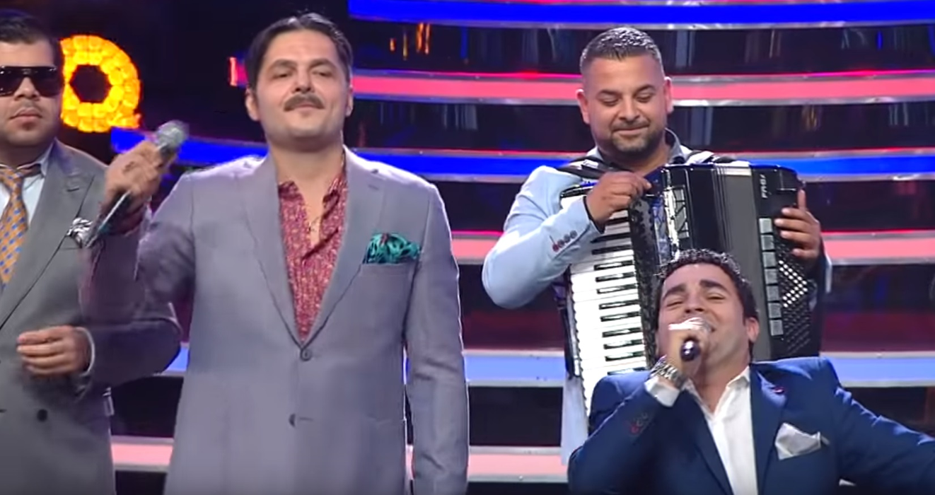 Andreea Bălan s-a “rupt” pe maneaua lui Vali Vijelie, “Dușmanii îmi poartă pică”. Dansul ei face senzație pe Internet