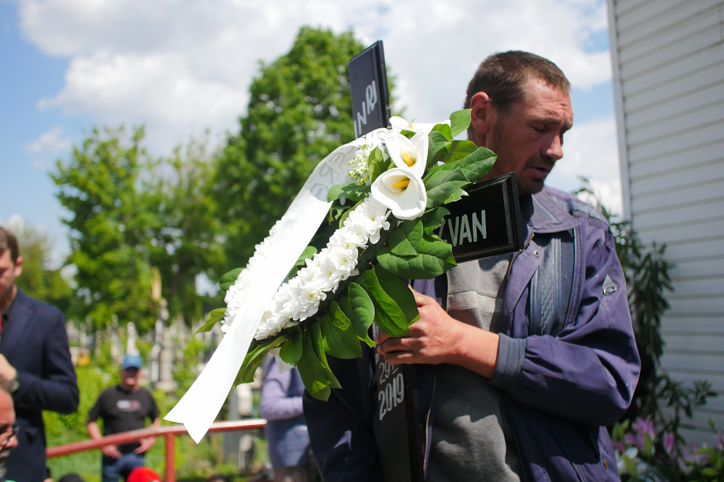 Imagini în premieră de la înmormântarea lui Răzvan Ciobanu + informații exclusive