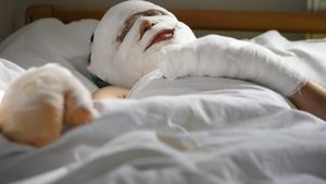 Care este starea de sănătate a bărbatului rănit grav în explozia de la Piatra Neamţ. Anunţul ministrului Sănătăţii