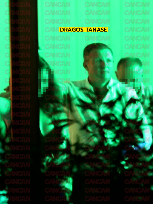 Dragoș Tănase, prins de atmosfera din club (Foto: CANCAN.RO)