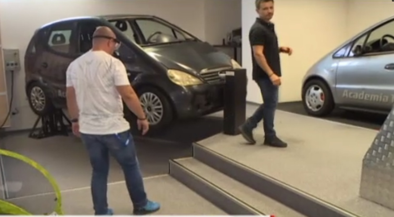 Ce a văzut Mario Iorgulescu în timp ce conducea cu peste 240 km/h! Demonstraţie cu ochelarii care simulează o alcoolemie de 2 în sânge
