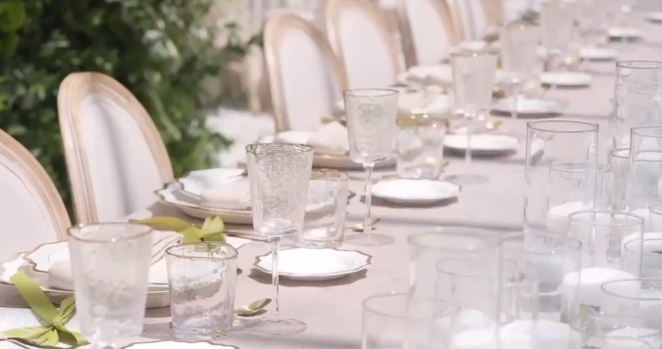 Cum a fost amenajat localul pentru nunta fiicei lui Gheorghe Hagi. Luxul este la el acasă! Kira Hagi şi Thomas Ferfelis petrec într-un cadru de vis cu 500 de invitaţi