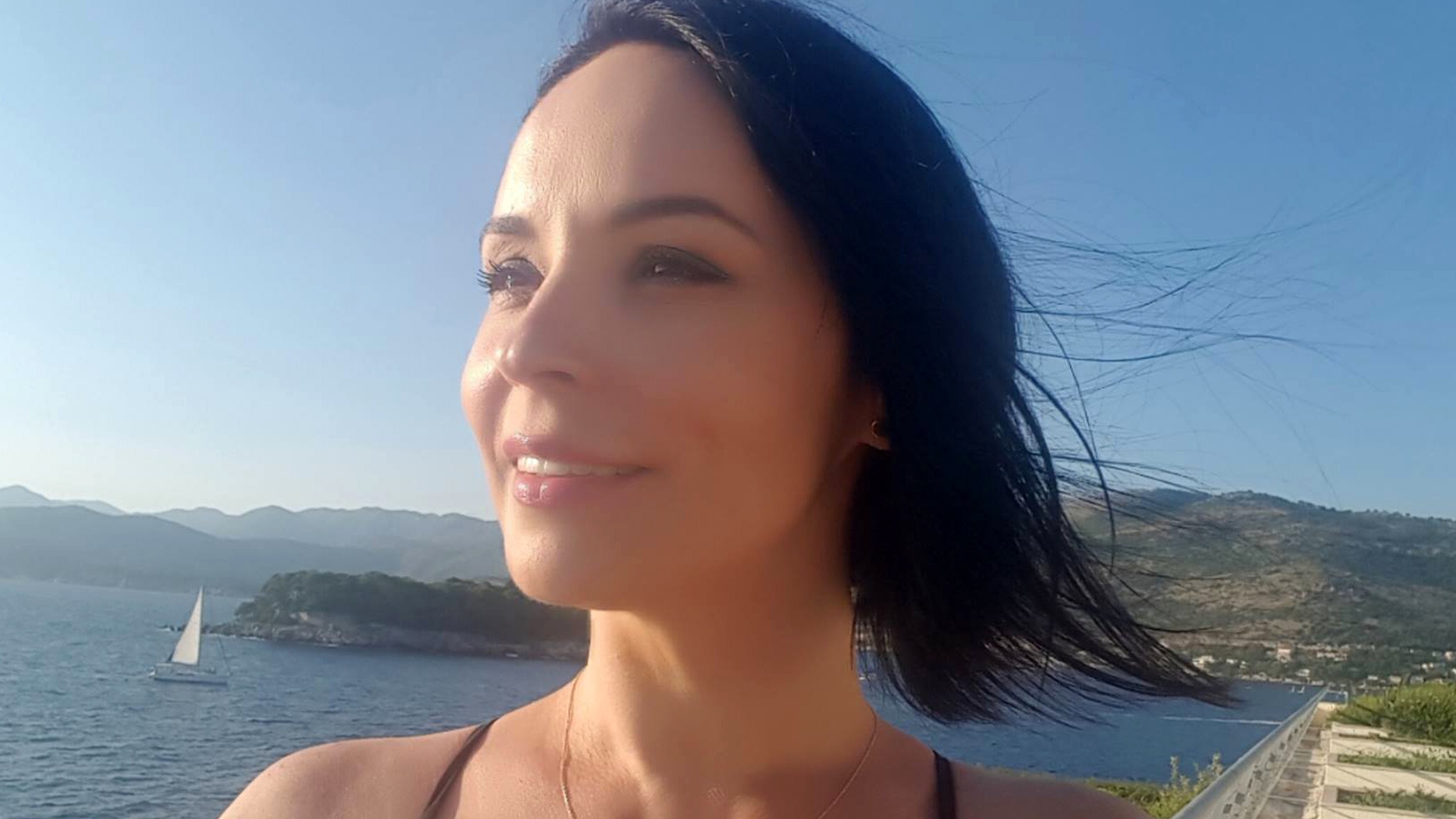 Imagini rare! Cât de bine arată Andreea Marin în costum de baie, la 41 de ani!