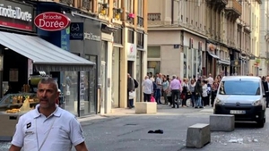 Alertă în orașul francez Lyon! Mai mulţi răniţi în urma unei explozii. Reacția lui Emmanuel Macron