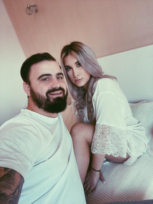 Adda și-a prins soțul cu poze XXX în telefon, primite de la câteva femei: “Îți trag una acum”. Declarațiile incredibile ale cântăreței