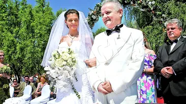 Moni i-a marturisit ca a fost violata de doua ori, dar nu a mentionat nimic despre prostitutie! Povestea pe care i-a vandut-o lui Iri inainte de nunta