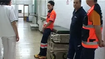 O doctorita si o asistenta, batute si amenintate cu moartea de tatal unui copil de un an jumatate