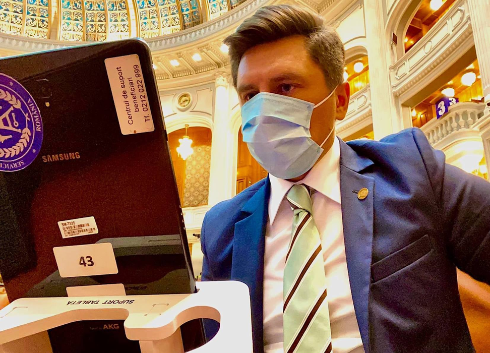 Deputatul Constantin Codreanu, implicat într-un accident în Focșani: “M-am ales cu fracturi și un traumatism cranio-facial” + prima poză după impactul violent