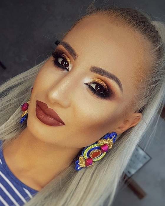 Claudia Puican, sexy-artista supranumită Paris Hilton din trending / Sursă foto: Facebook
