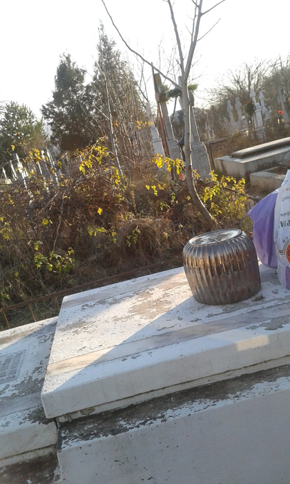 Mormantul lui Vasile Turcu a fost pregătit pentru sărbători