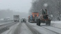 Traficul dat peste cap de condiţiile meteo extreme! Zonele afectate