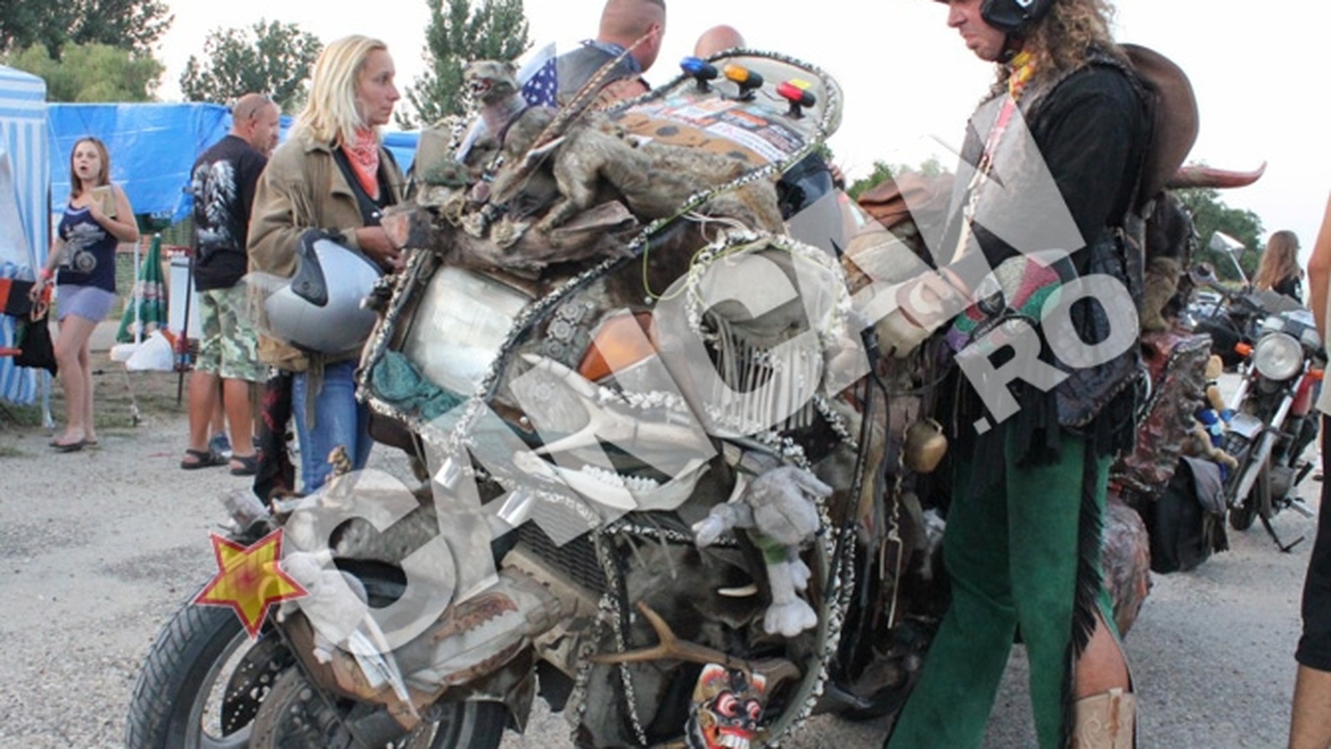 Bikerii pasionati s-au adunat la Satu Mare! Peste 500 de motociclisti au luat parte la parada "bijuteriilor pe doua roti"