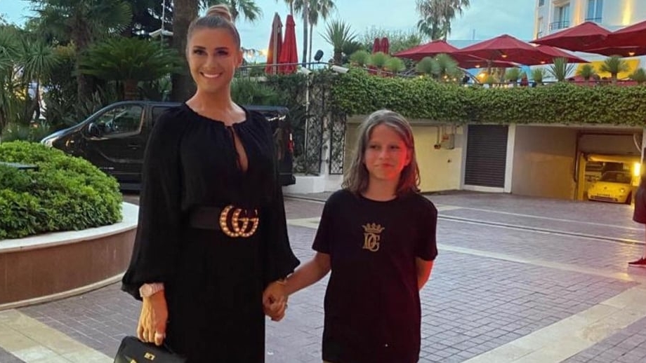 Ce sumă uriaşă plăteşte Anamaria Prodan pentru şcoala lui Laurenţiu Reghecampf Jr.? Unde învaţă "Bebeto"