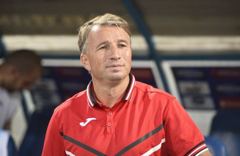 Cine este soția lui Dan Petrescu, de fapt. Fostul fotbalist are 3 fete frumoase, dar care nu locuiesc în țară