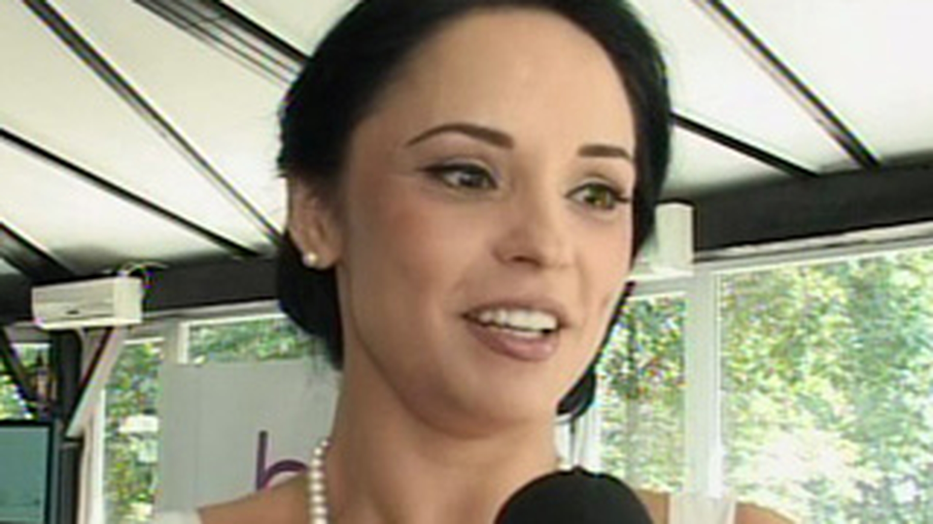 Andreea Marin continua razboiul cu Adriana Nicolae: "Am facut un om mult prea cunoscut fara sa aiba prea mari realizari! Nu pot intelege ce e in mintea acestei femei!"