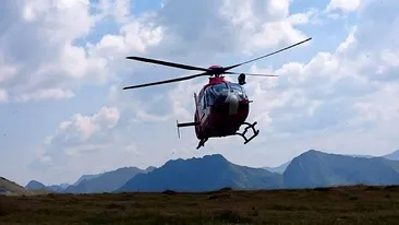 O femeie care și-a rupt un deget în munți pretinde să fie coborâtă cu elicopterul. Ce au scris salvamontiștii pe Facebook