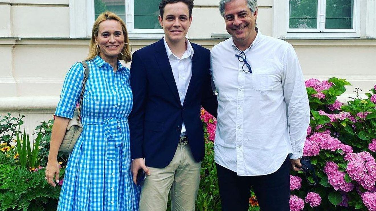 Băiatul Andreei Esca a plecat de acasă! Aris Eram a luat decizia să părăsească România la 18 ani pentru a studia afacerile într-o țară din Vest