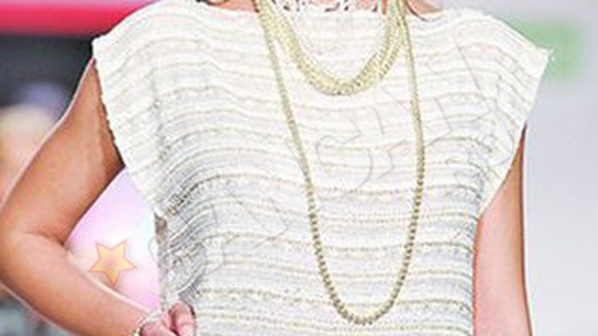Castigatoarele din Caravana Fashiontv vor defila astazi in Dubai