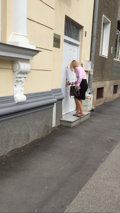 Oana Anghel deschide uşa cabinetului său de avocatură